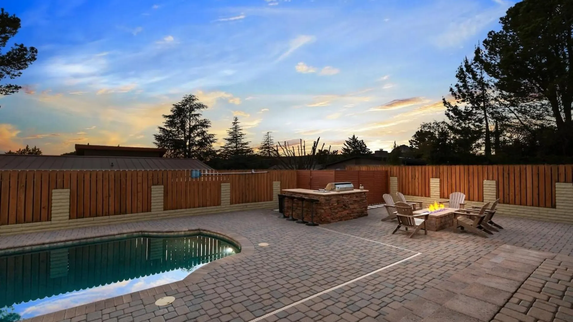 Chapel Cross W/ Pool, & Views!!! Sedona