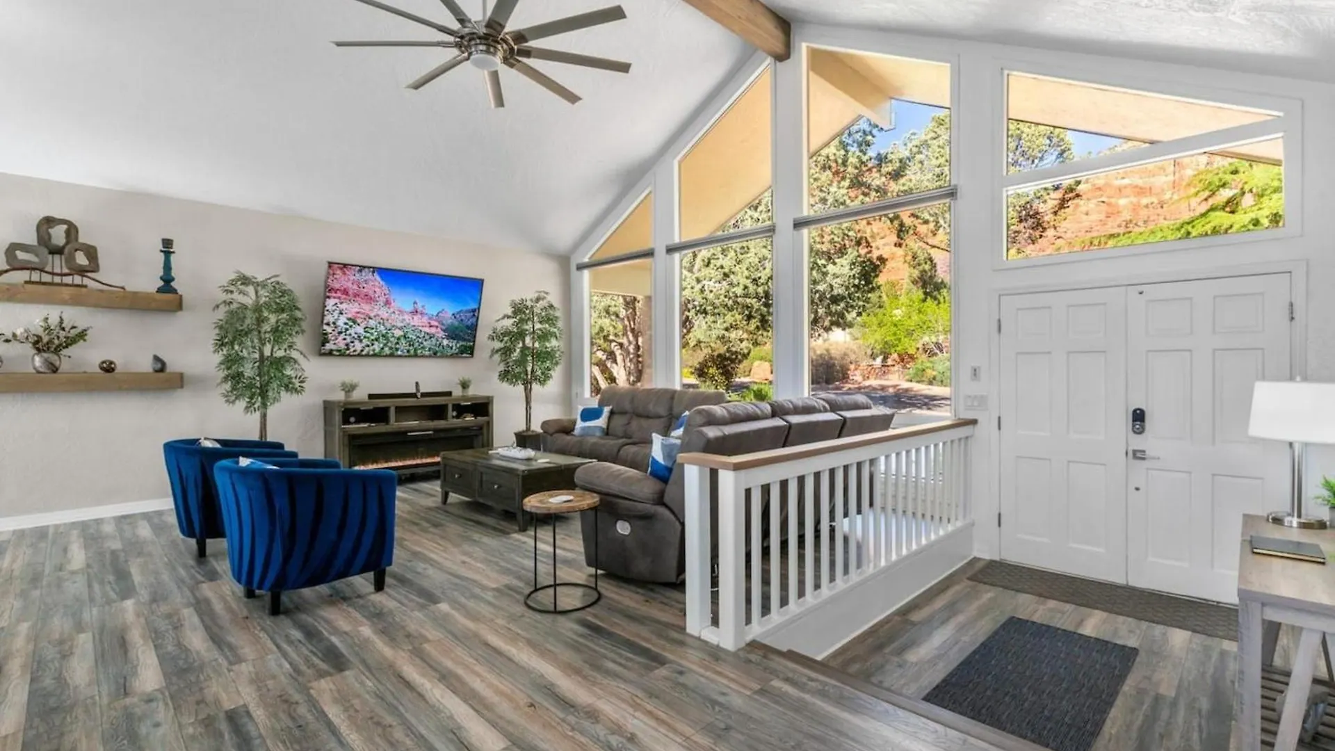 Chapel Cross W/ Pool, & Views!!!