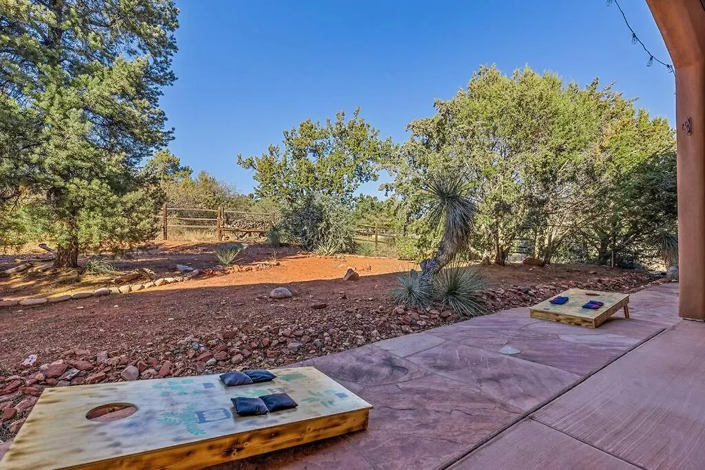 Bliss Estates -sleeps 16- Hot Tub *