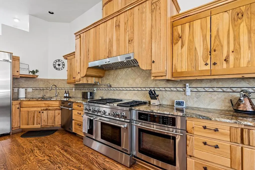 Bliss Estates -sleeps 16- Hot Tub Sedona