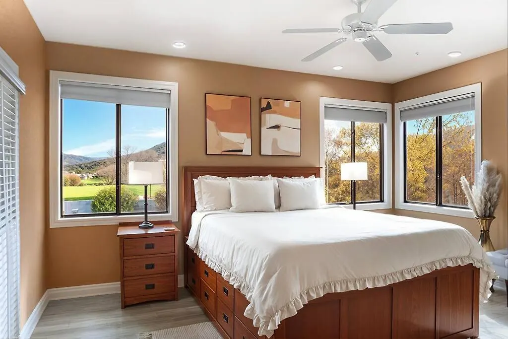 Oak Creek Oasis With Pool, Spa, Golf Villa *