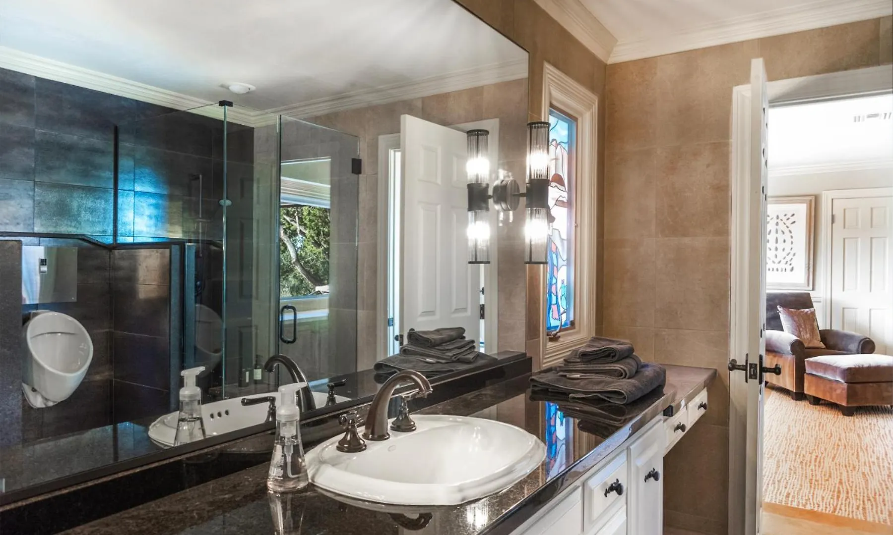 Grand Estate With Pool, Tennis, Pickleball Court, 24 Guests *