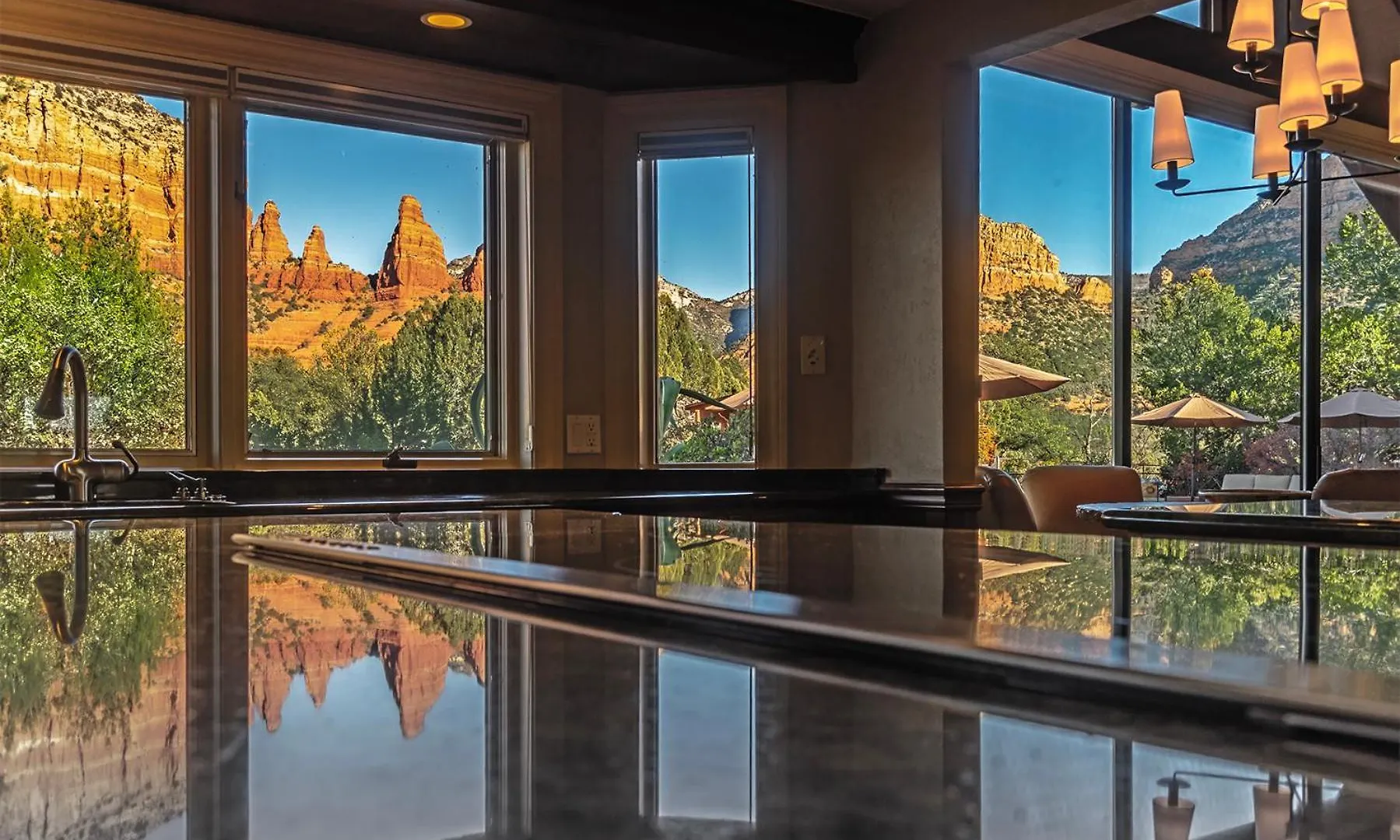 Grand Estate With Pool, Tennis, Pickleball Court, 24 Guests *