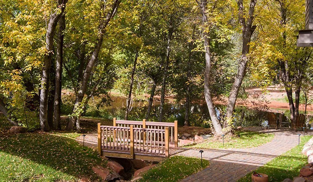 Above Oak Creek Мини-отель
