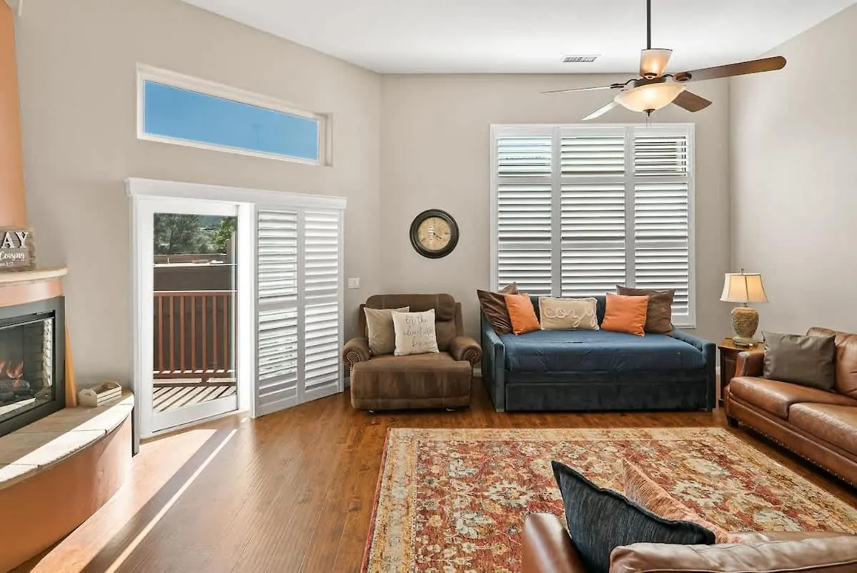 別荘 Family Friendly Townhome In Golf Community