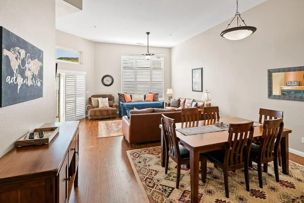 別荘 Family Friendly Townhome In Golf Community *