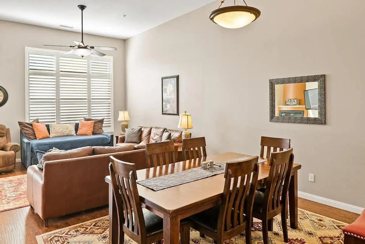 別荘 Family Friendly Townhome In Golf Community