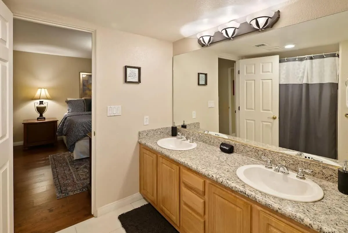 別荘 Family Friendly Townhome In Golf Community *