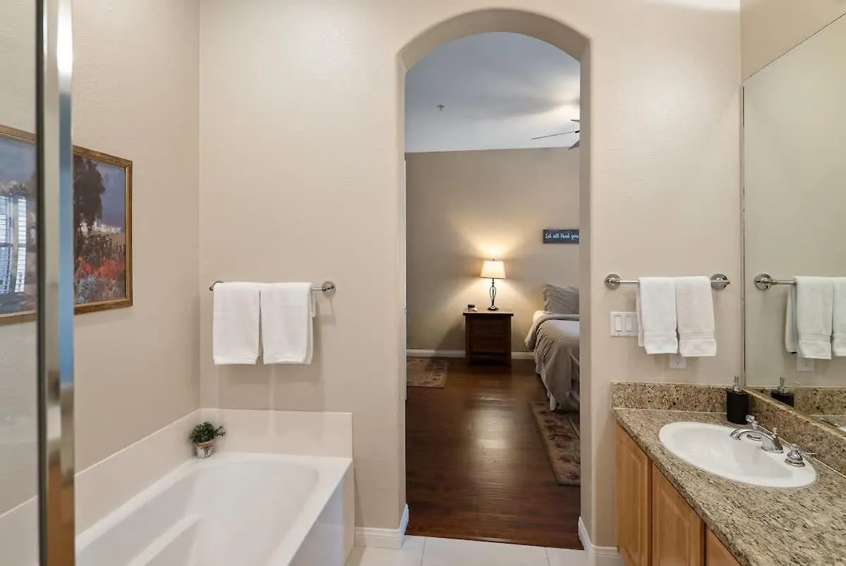 Family Friendly Townhome In Golf Community *