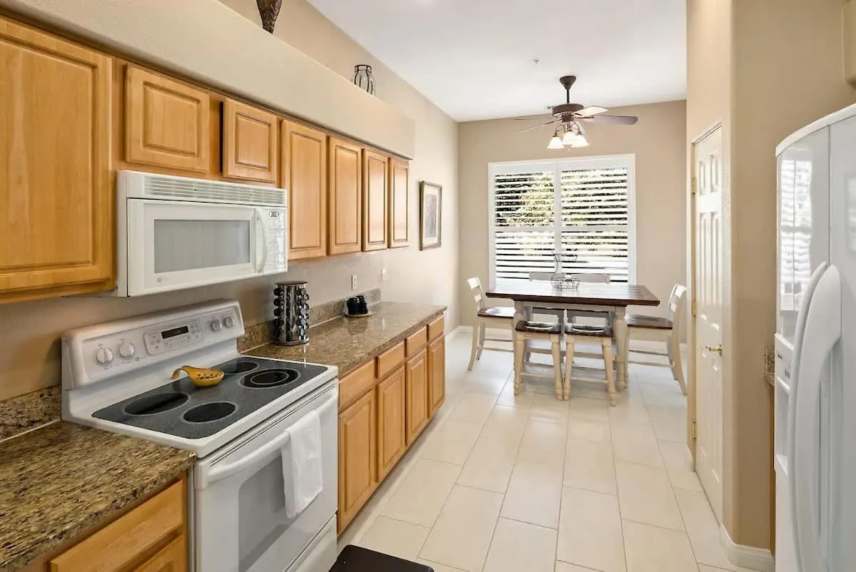Family Friendly Townhome In Golf Community