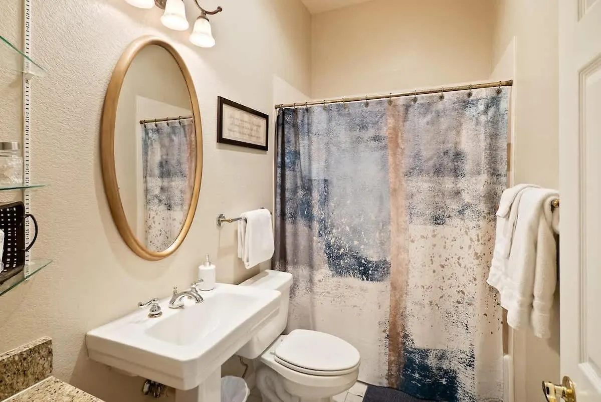 Family Friendly Townhome In Golf Community