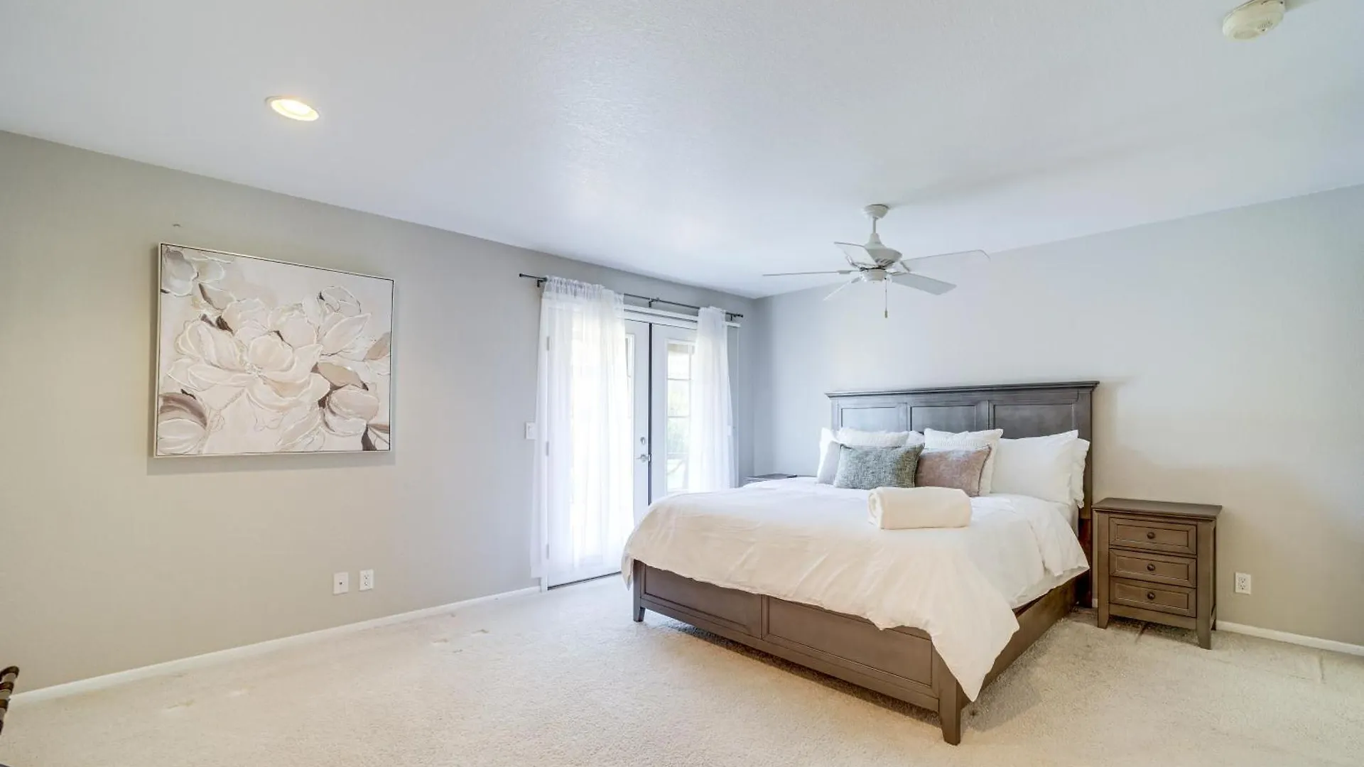 4 Mi To Uptown Desert With Mtn Views!