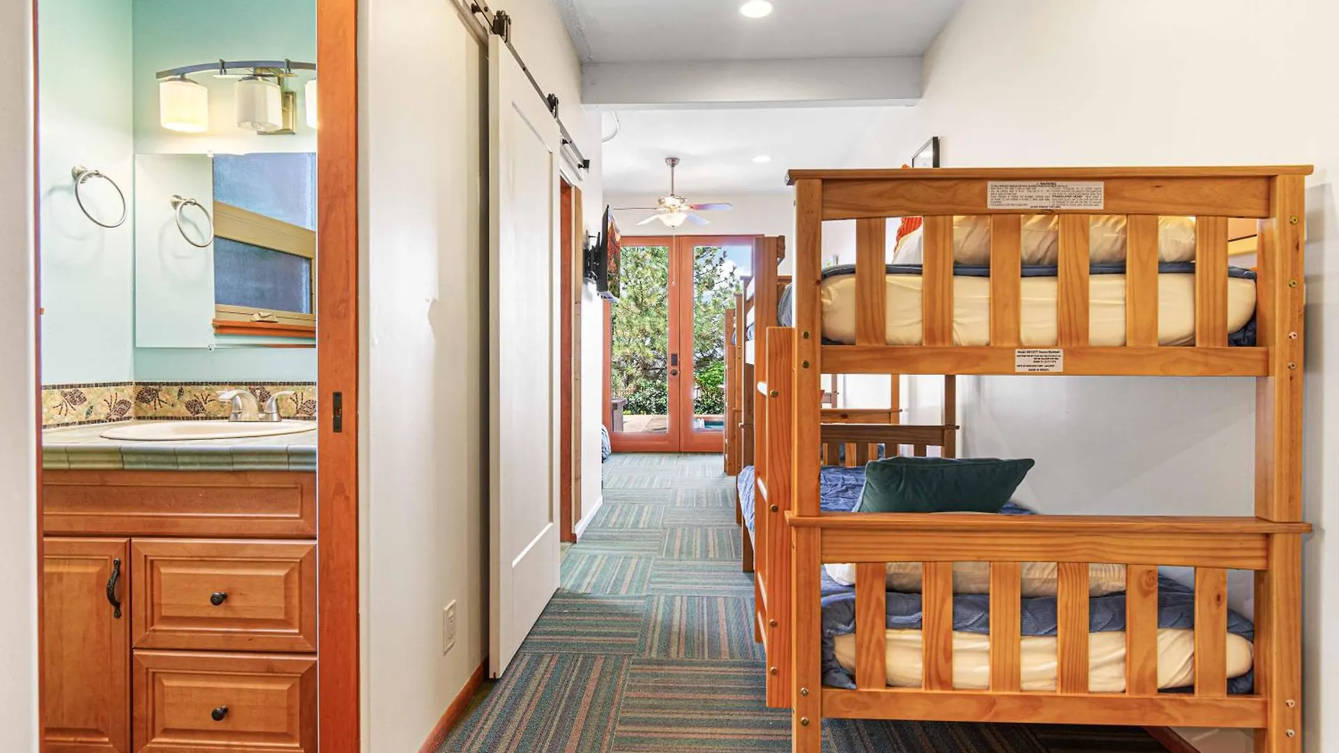 8-bedrooms With Stunning Views & 75' Lap Pool *