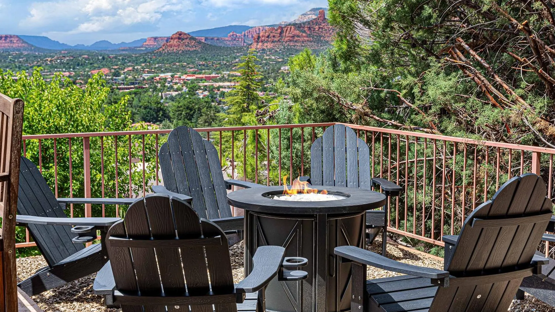 8-bedrooms With Stunning Views & 75' Lap Pool Sedona