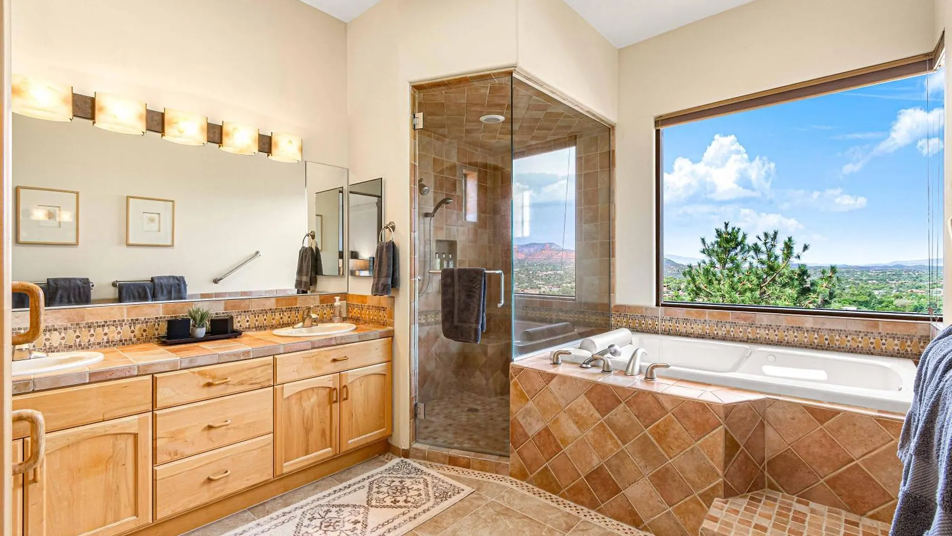 8-bedrooms With Stunning Views & 75' Lap Pool