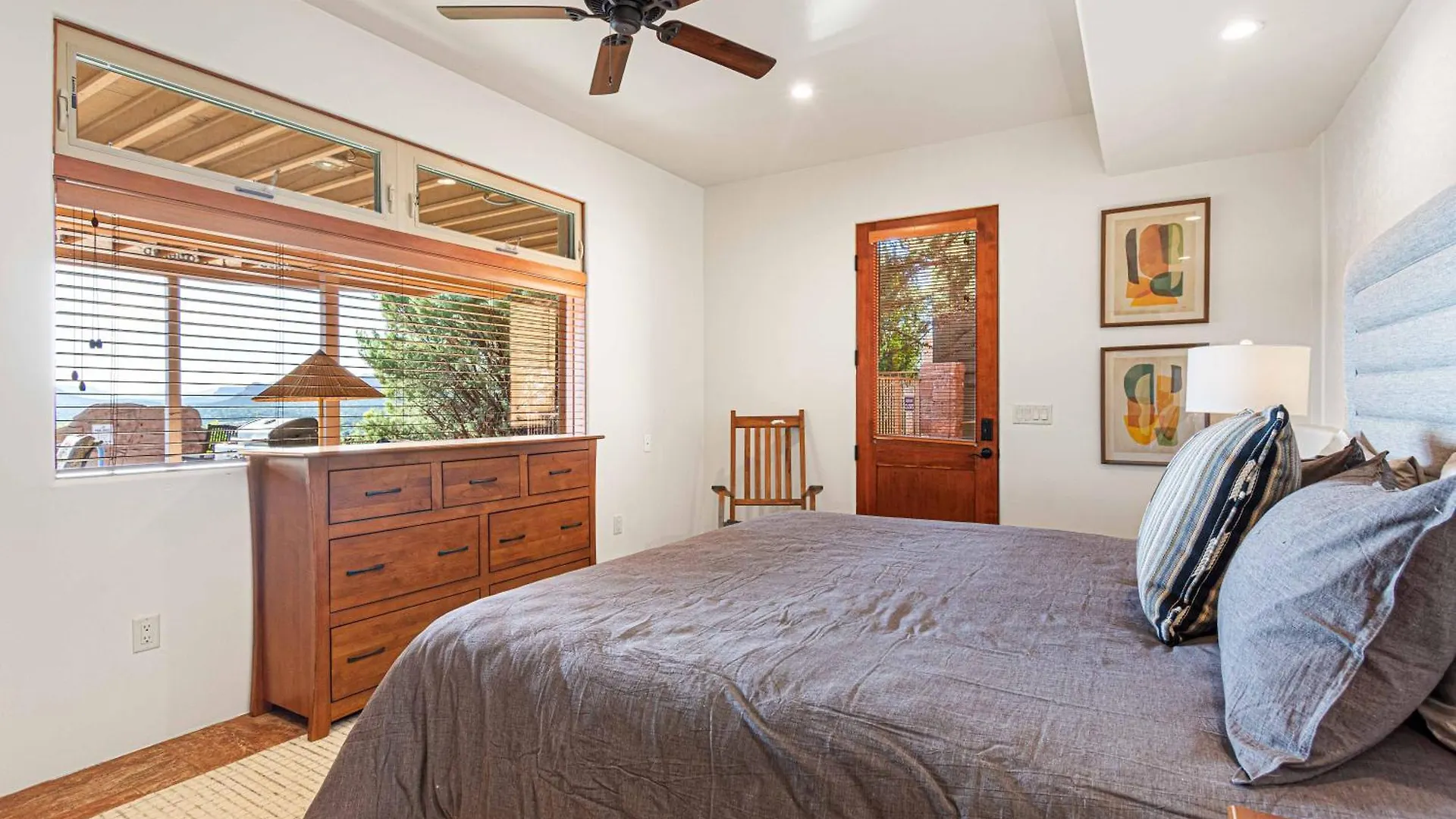 Dom wakacyjny 8-bedrooms With Stunning Views & 75' Lap Pool