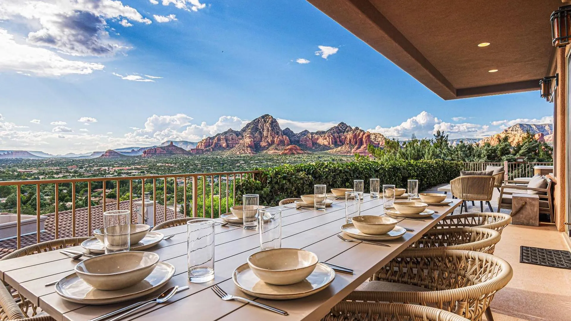 8-bedrooms With Stunning Views & 75' Lap Pool Dom wakacyjny *