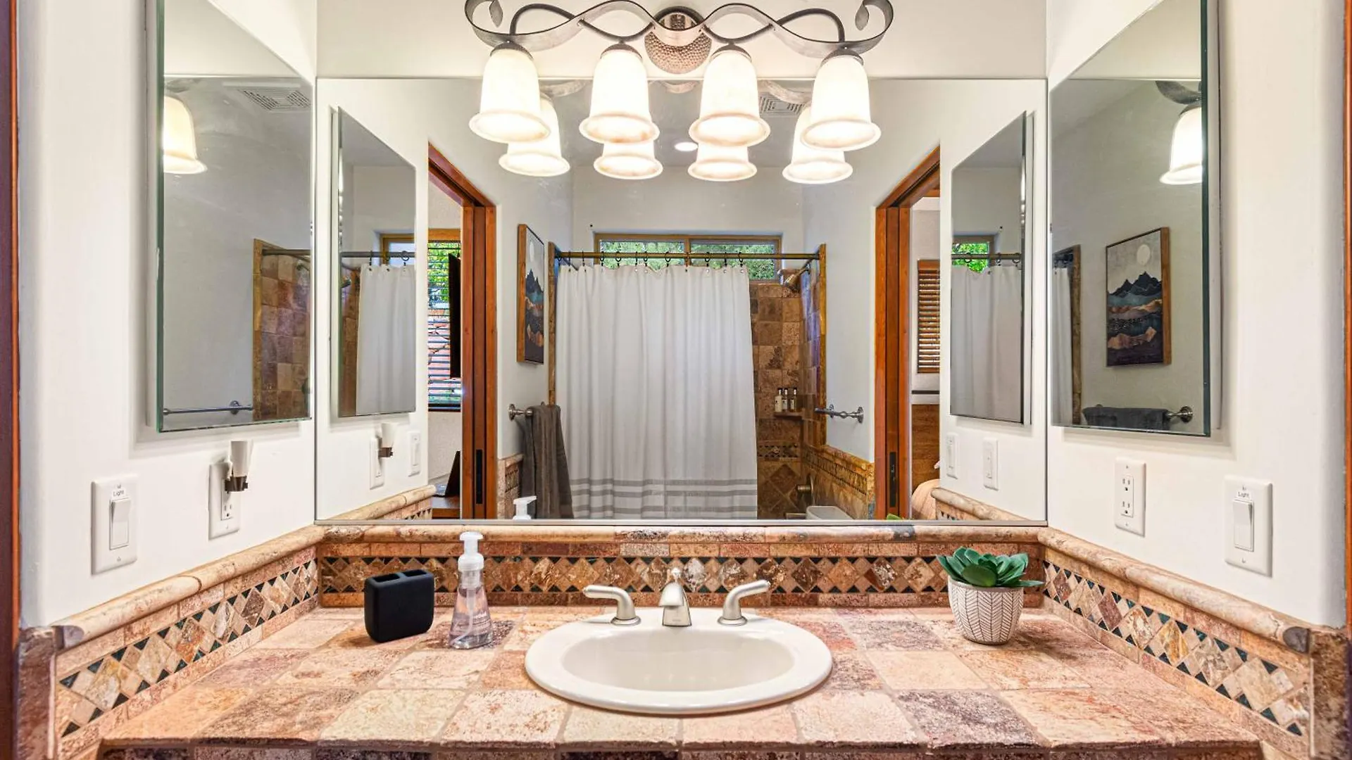 8-bedrooms With Stunning Views & 75' Lap Pool *