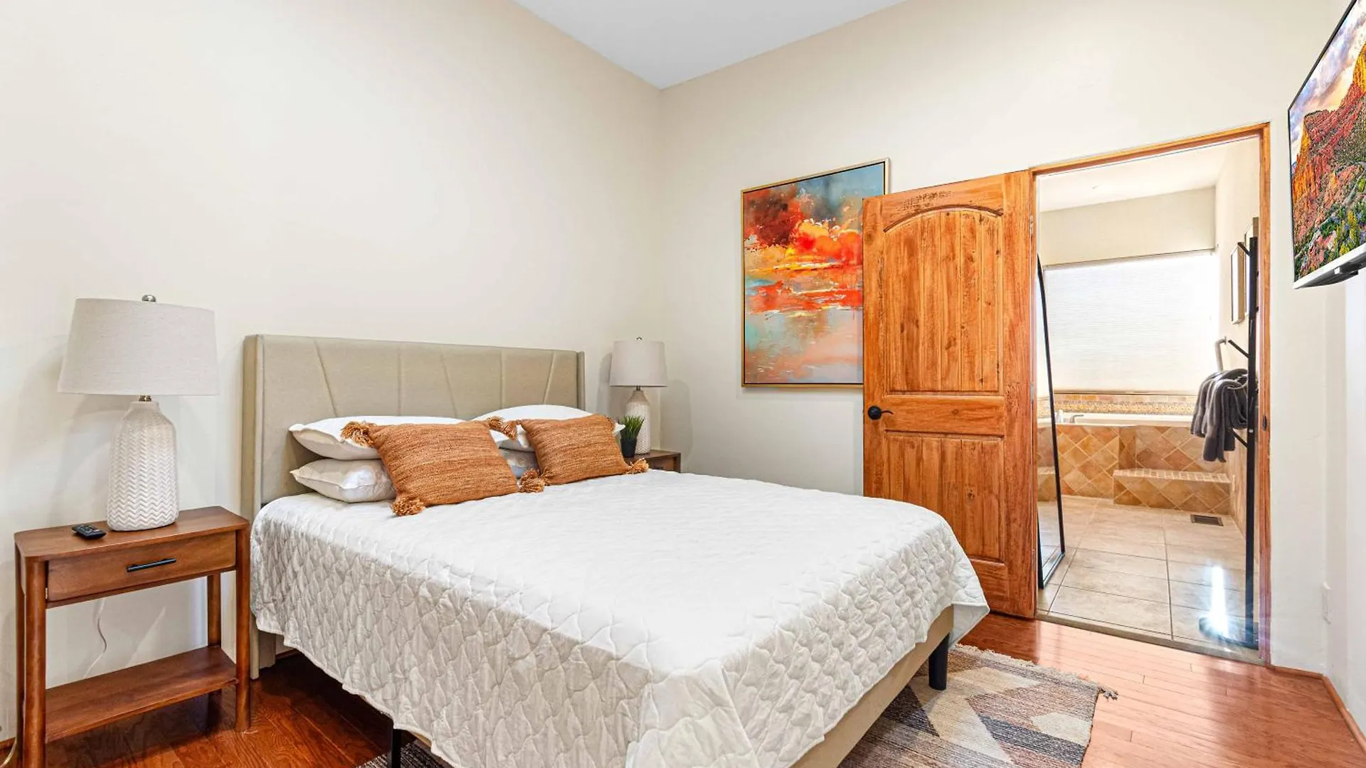 Dom wakacyjny 8-bedrooms With Stunning Views & 75' Lap Pool *