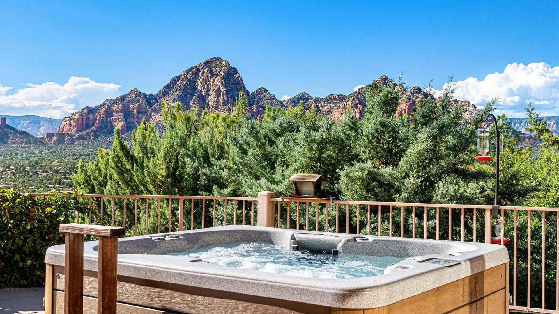 8-bedrooms With Stunning Views & 75' Lap Pool *