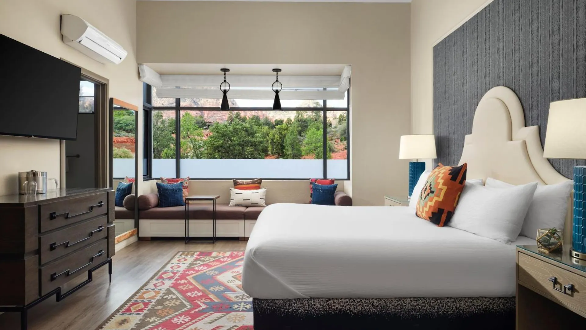 Otel The Wilde And 4*