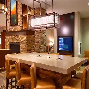 Szálloda Courtyard By Marriott