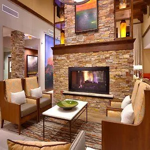 Szálloda Courtyard By Marriott 3*