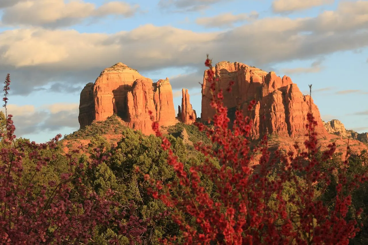 Cathedral Hideaway And Casita Bed & Breakfast *