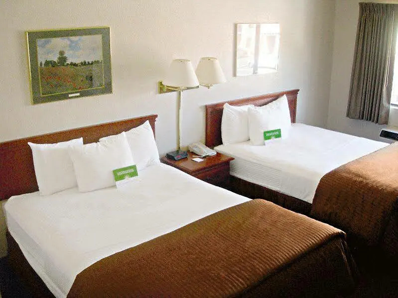 Hotel Express - Oak Creek By Ihg