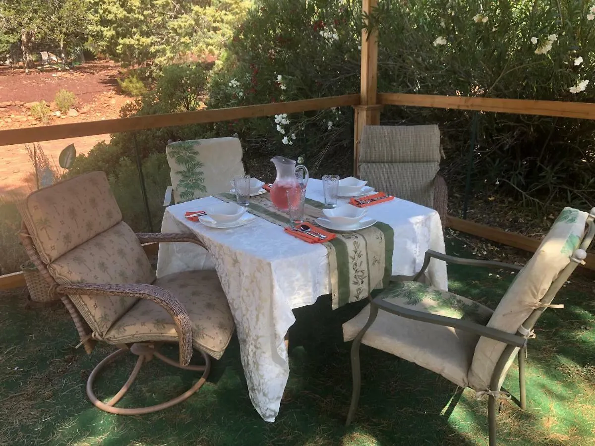 Dom wakacyjny Spacious House With Hot Tub Spa, To Enjoy Red Rock View, Near Amitabha Stupa, And Trails